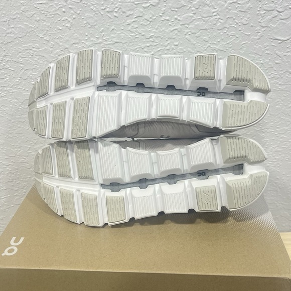 On Running Cloud 5 Pearl/White Breatheable Shoes Women Size 11 Light Brand New - Picture 5 of 8